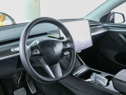 Used 2023 Tesla Model Y AWD image 20