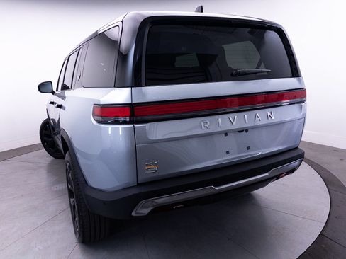 Used 2024 Rivian R1S Adventure AWD/4WD image 4