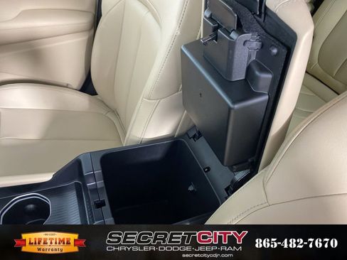 New 2025 Jeep Grand Cherokee L Limited w/ Trailer Tow Package image 27