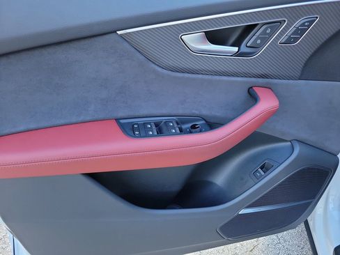 Used 2025 Audi SQ8 Premium Plus w/ 23" Wheel Package image 21