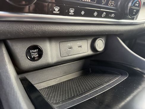 Used 2024 Nissan Rogue SV image 27