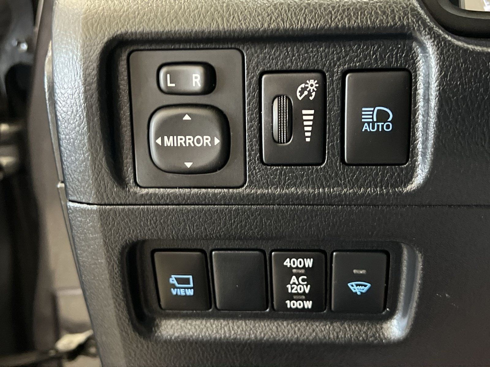 Used 2022 Toyota 4Runner SR5 Premium w/ Moonroof Package AWD/4WD image 39