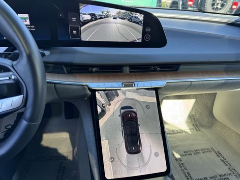 Used 2024 Lucid Air Touring image 32