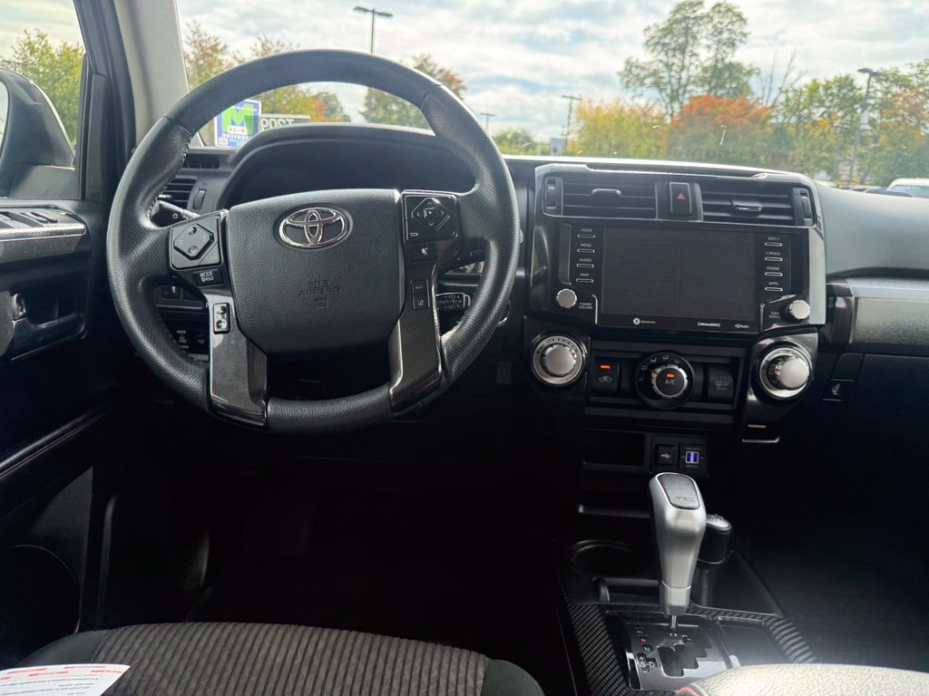 Certified 2022 Toyota 4Runner TRD Off-Road AWD/4WD image 21