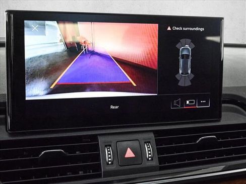 Used 2023 Audi Q5 2.0T Premium w/ Convenience Package image 14