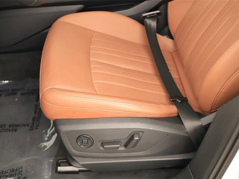 Used 2024 Audi Q8 e-tron Premium Plus w/ Premium Plus Package image 25