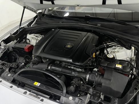 Used 2018 Jaguar F-PACE Premium image 30