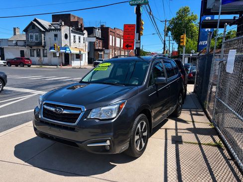 Used 2017 Subaru Forester 2.5i Premium AWD/4WD image 1