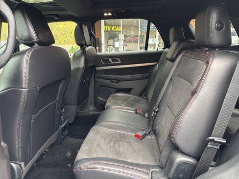 Used 2019 Ford Explorer XLT w/ Equipment Group 202A image 15
