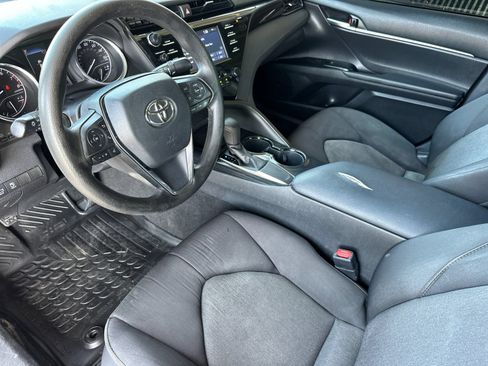 Used 2019 Toyota Camry LE FWD image 10
