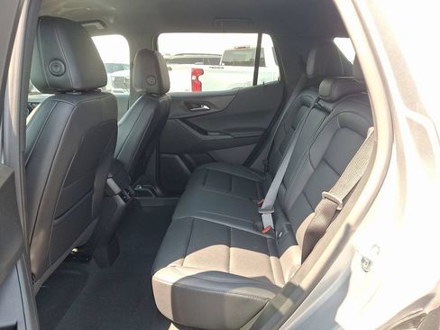 New 2027 Chevrolet Equinox LT w/ Convenience Package II FWD image 5