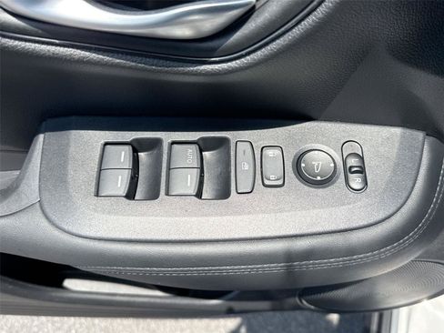 Certified 2025 Honda HR-V LX image 16