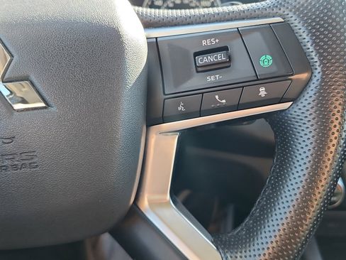 Used 2024 Mitsubishi Outlander SE image 19
