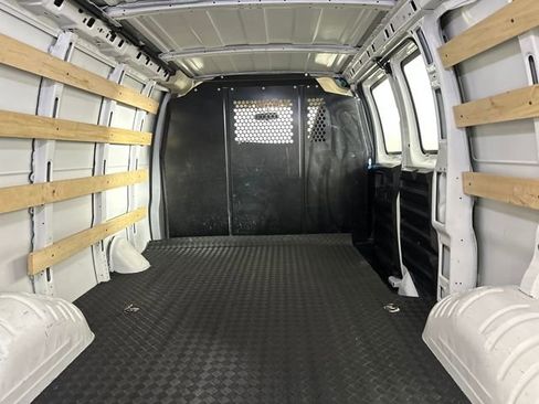 Used 2024 Chevrolet Express 2500 image 22