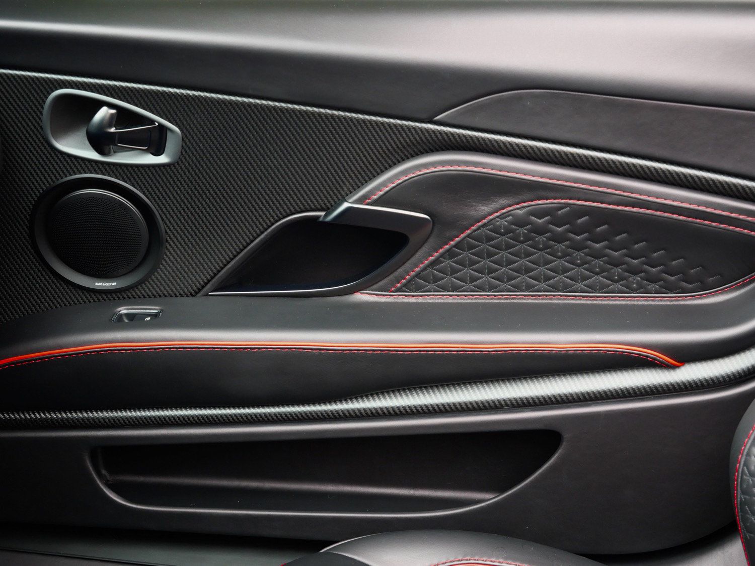 Used 2023 Aston Martin DBS Superleggera Volante RWD image 22