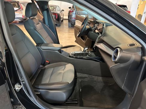 Used 2025 Chevrolet Trax LT w/ LT Convenience Package image 35