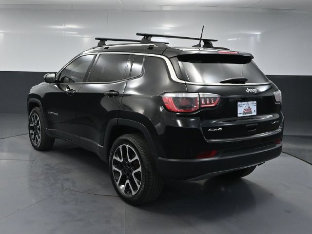 Used 2017 Jeep Compass Limited w/ Navigation Group AWD/4WD image 5