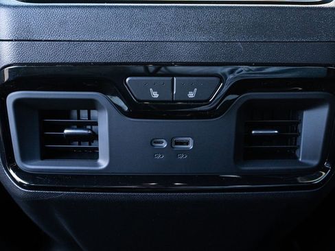 New 2026 Chevrolet Silverado 1500 ZR2 image 39