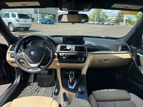 Used 2018 BMW 330i xDrive Sedan w/ Premium Package AWD/4WD image 11