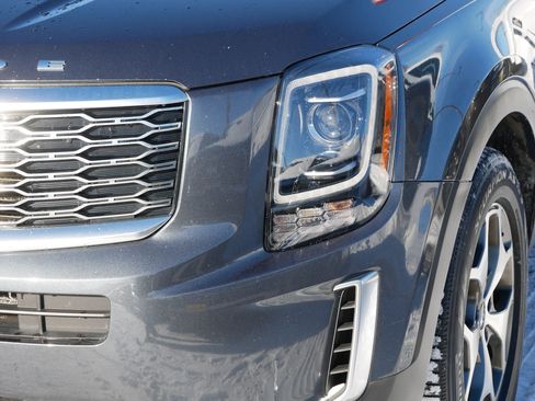 Used 2020 Kia Telluride EX image 16