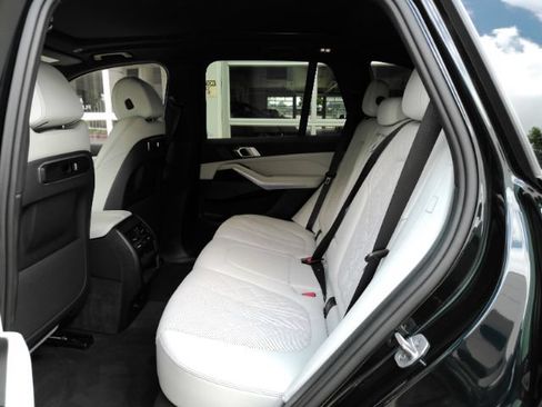 Used 2025 BMW X5 sDrive40i w/ M Sport Package RWD image 21
