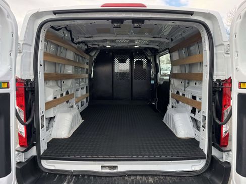 Used 2024 Ford Transit 250 Low Roof AWD w/ Exterior Upgrade Package image 25