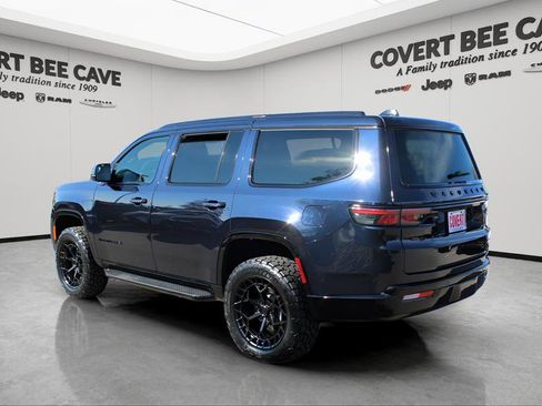 New 2025 Jeep Wagoneer Series II w/ HD Trailer Tow Package image 3