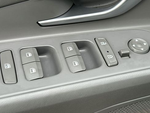 Used 2023 Hyundai Elantra SEL w/ Convenience Package image 14