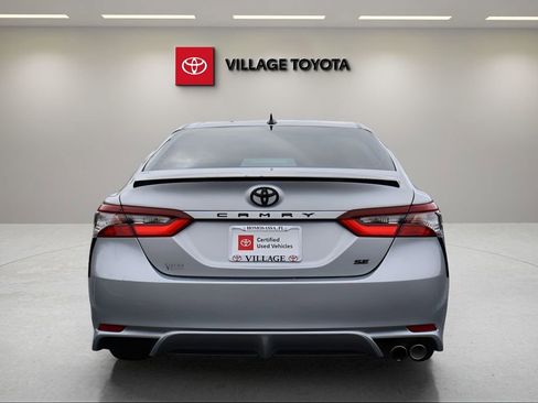 Certified 2022 Toyota Camry SE w/ Convenience Package image 4