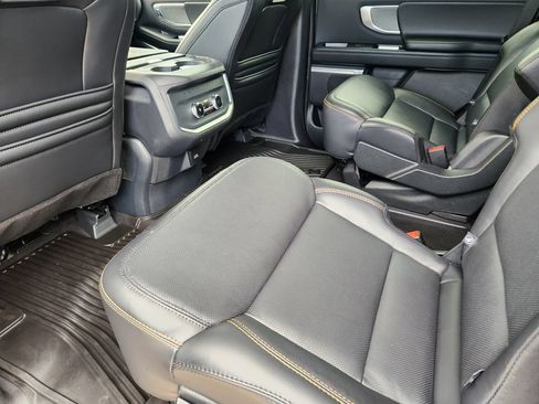 Used 2025 Ford Expedition Tremor AWD/4WD image 9