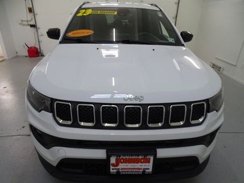 Used 2023 Jeep Compass Latitude AWD/4WD image 23