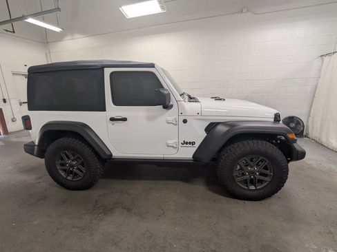 Certified 2026 Jeep Wrangler Sport AWD/4WD image 3