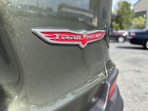 Used 2021 Jeep Cherokee Trailhawk w/ Technology Group AWD/4WD image 14