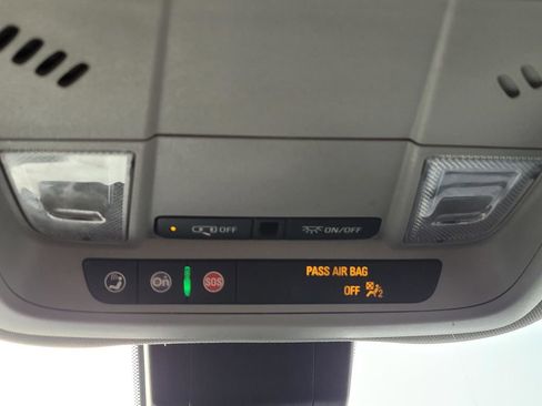 Used 2022 GMC Terrain SLE w/ Driver Convenience Package image 32