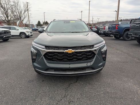 New 2026 Chevrolet Trax LT w/ Driver Confidence Package image 2