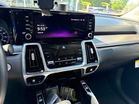 Used 2022 Kia Sorento SX AWD/4WD image 13