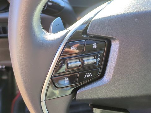 Used 2024 Kia Niro EX Touring image 17