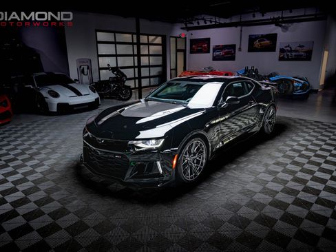 Used 2022 Chevrolet Camaro ZL1 RWD image 3