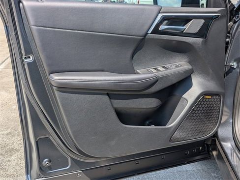 New 2025 Mitsubishi Outlander SE image 10