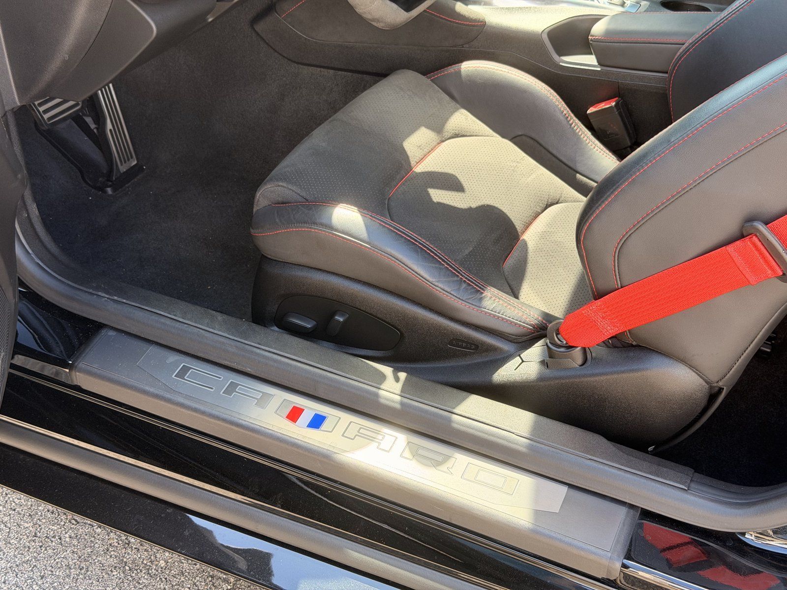 Used 2017 Chevrolet Camaro ZL1 RWD image 15