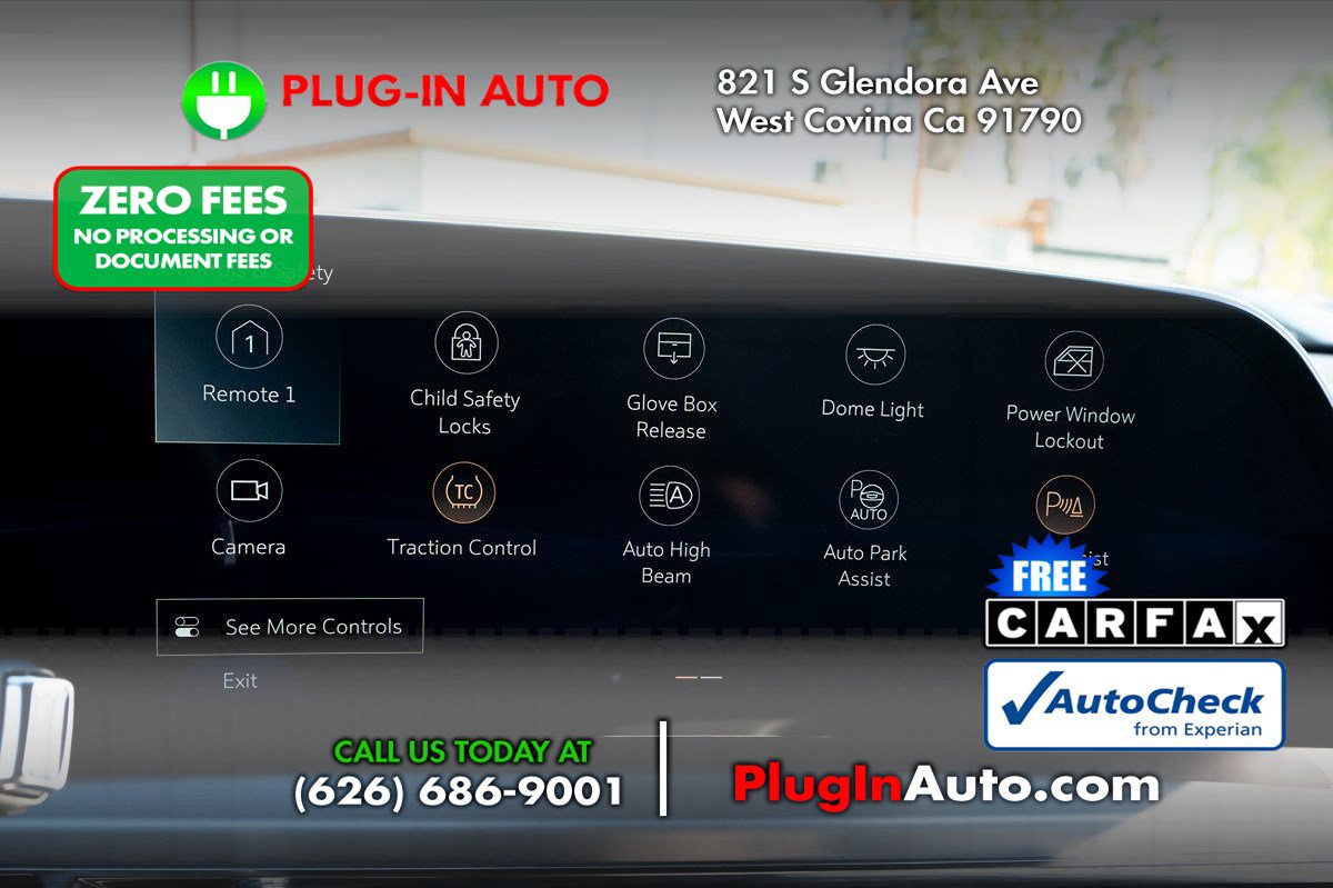 Used 2024 Cadillac Lyriq Luxury w/ LPO, Floor Liner Package RWD image 33