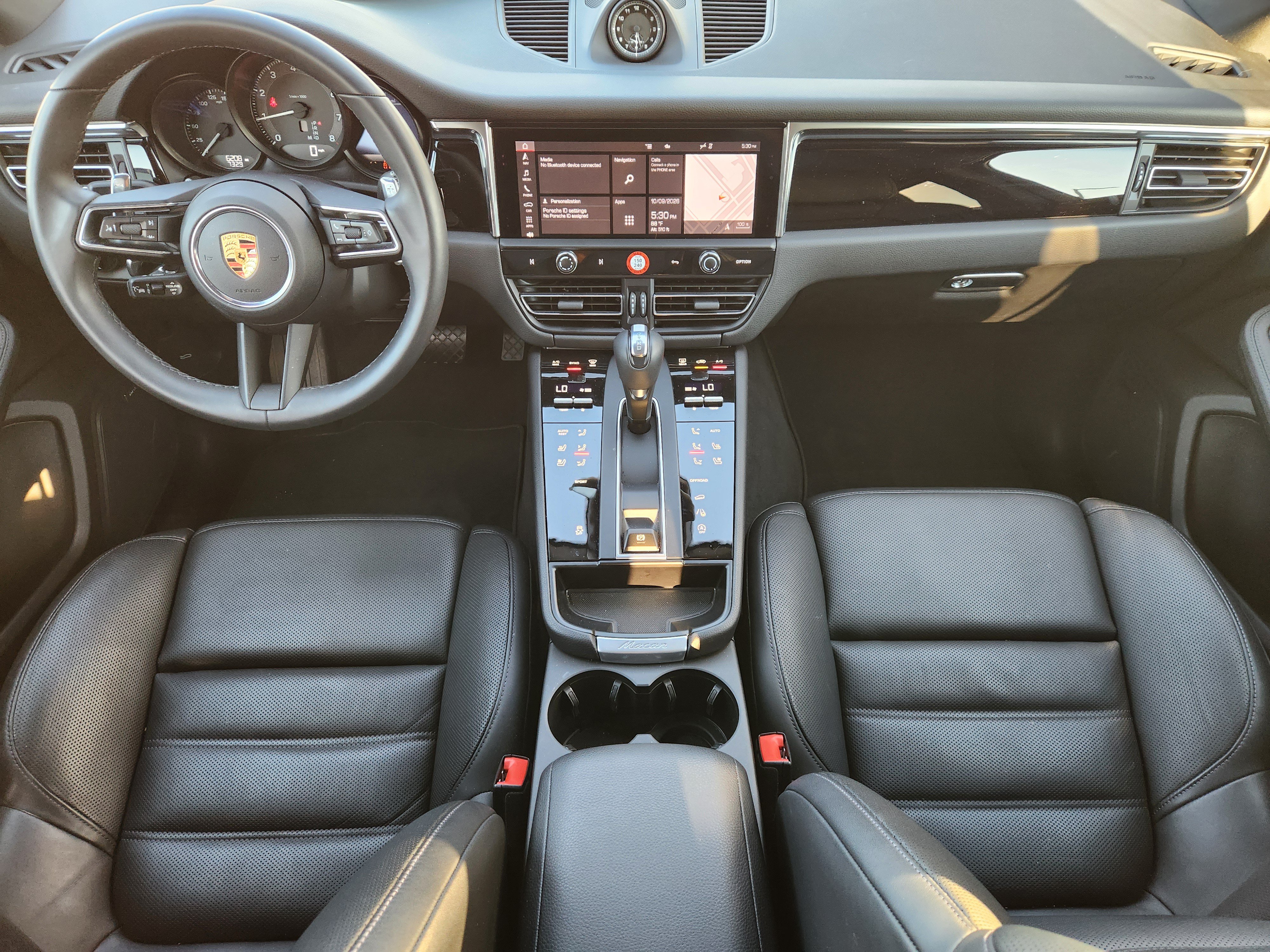 Certified 2026 Porsche Macan AWD/4WD image 29