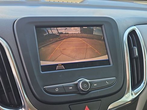 Used 2021 Chevrolet Equinox LS w/ LS Convenience Package FWD image 24