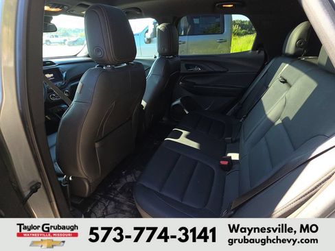 Used 2023 Chevrolet TrailBlazer ACTIV w/ Sun and Liftgate Package FWD image 13