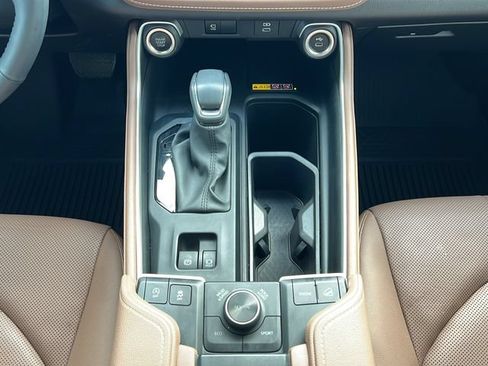 Used 2025 Toyota Grand Highlander AWD image 16