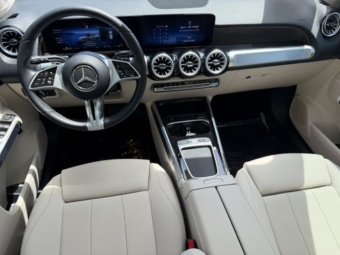Used 2025 Mercedes-Benz GLB 250 image 13