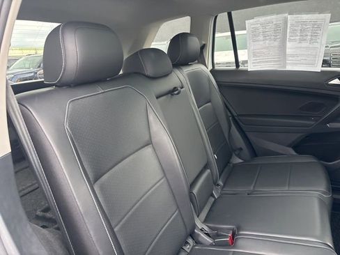 Used 2021 Volkswagen Tiguan SE image 15