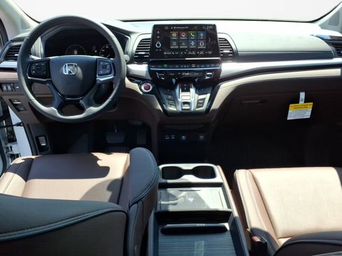 New 2026 Honda Odyssey Touring image 11