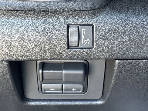 New 2026 GMC Canyon Elevation w/ Convenience Package image 18