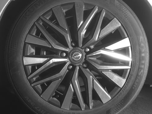 Used 2025 Nissan Altima 2.5 SV image 12